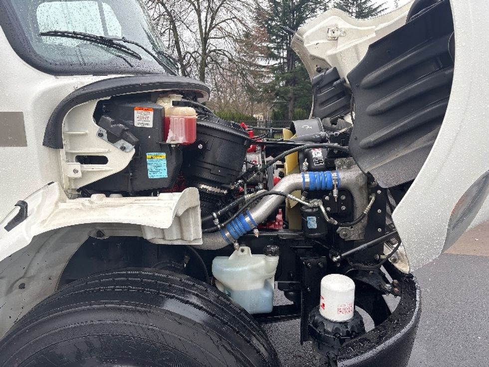 Medium Duty Box Truck-Light and Medium Duty Trucks-Freightliner-2019-M2-Portland-OR-57,222\n\t\tmiles-$ 65,750 - Image 23