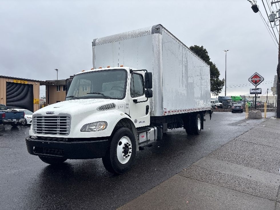 Medium Duty Box Truck-Light and Medium Duty Trucks-Freightliner-2019-M2-Portland-OR-57,222\n\t\tmiles-$ 65,750 - Image 3