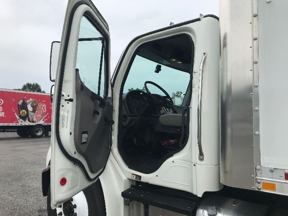 Medium Duty Box Truck-Light and Medium Duty Trucks-Freightliner-2019-M2-Prince George-VA-113,720\n\t\tmiles-$ 59,250 - Image 16