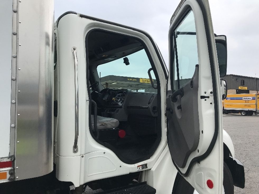 Medium Duty Box Truck-Light and Medium Duty Trucks-Freightliner-2019-M2-Prince George-VA-113,720\n\t\tmiles-$ 59,250 - Image 20