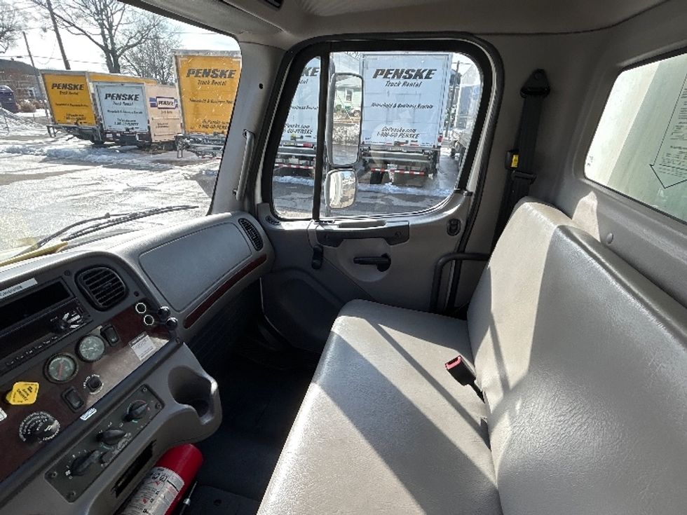 Medium Duty Box Truck-Light and Medium Duty Trucks-Freightliner-2019-M2-Prince George-VA-125,674\n\t\tmiles-$ 59,500 - Image 19
