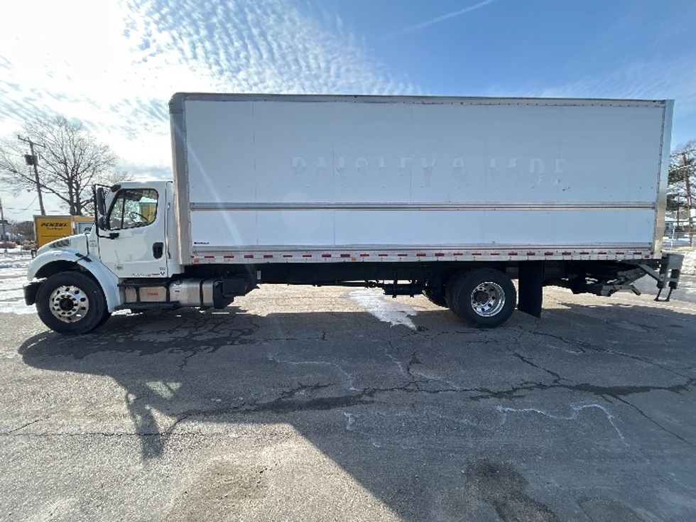 Medium Duty Box Truck-Light and Medium Duty Trucks-Freightliner-2019-M2-Prince George-VA-125,674\n\t\tmiles-$ 59,500 - Image 4