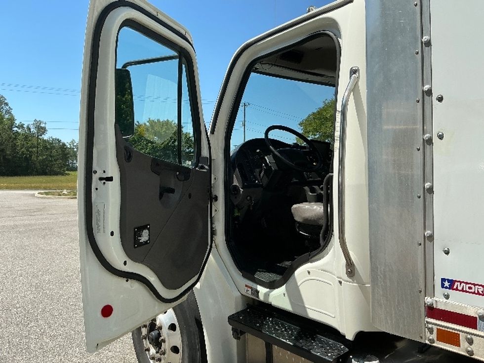 Medium Duty Box Truck-Light and Medium Duty Trucks-Freightliner-2019-M2-Prince George-VA-146,041\n\t\tmiles-$ 58,500 - Image 16