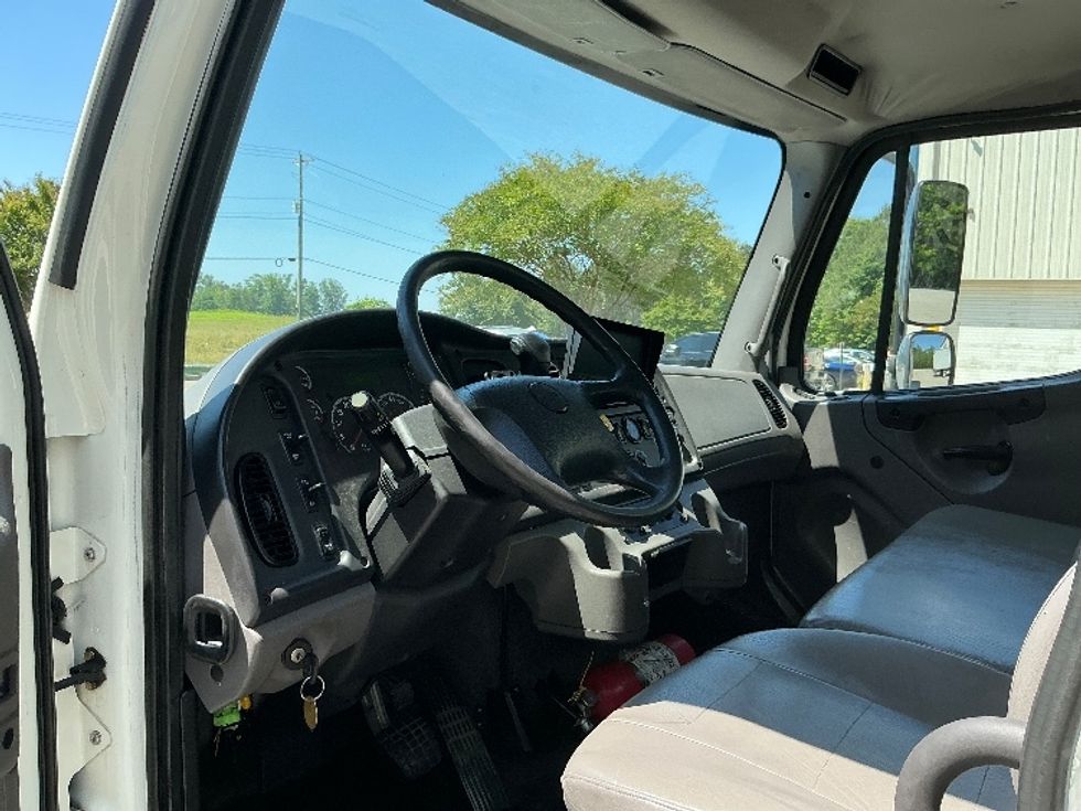 Medium Duty Box Truck-Light and Medium Duty Trucks-Freightliner-2019-M2-Prince George-VA-146,041\n\t\tmiles-$ 58,500 - Image 17