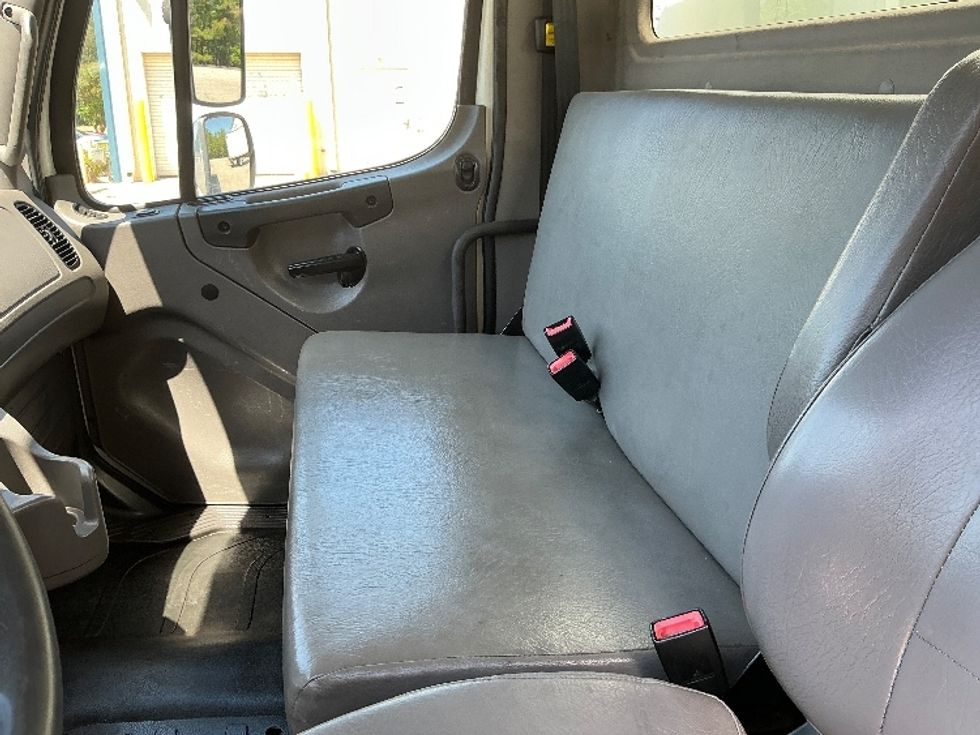 Medium Duty Box Truck-Light and Medium Duty Trucks-Freightliner-2019-M2-Prince George-VA-146,041\n\t\tmiles-$ 58,500 - Image 19