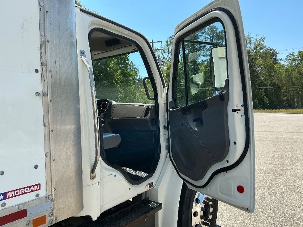 Medium Duty Box Truck-Light and Medium Duty Trucks-Freightliner-2019-M2-Prince George-VA-146,041\n\t\tmiles-$ 58,500 - Image 20
