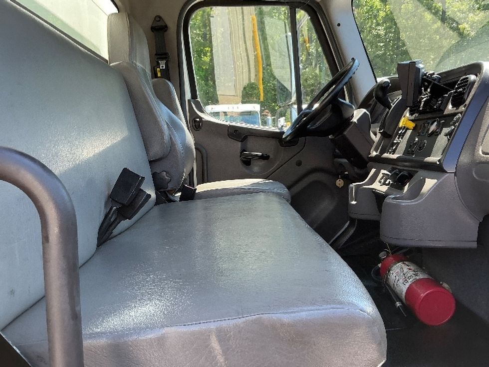 Medium Duty Box Truck-Light and Medium Duty Trucks-Freightliner-2019-M2-Prince George-VA-146,041\n\t\tmiles-$ 58,500 - Image 22