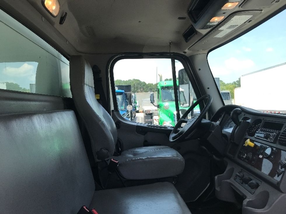 Medium Duty Box Truck-Light and Medium Duty Trucks-Freightliner-2019-M2-Prince George-VA-210,596\n\t\tmiles-$ 48,750 - Image 22