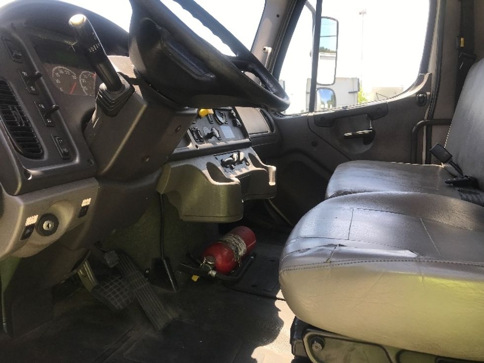 Medium Duty Box Truck-Light and Medium Duty Trucks-Freightliner-2019-M2-Prince George-VA-218,524\n\t\tmiles-$ 48,000 - Image 16