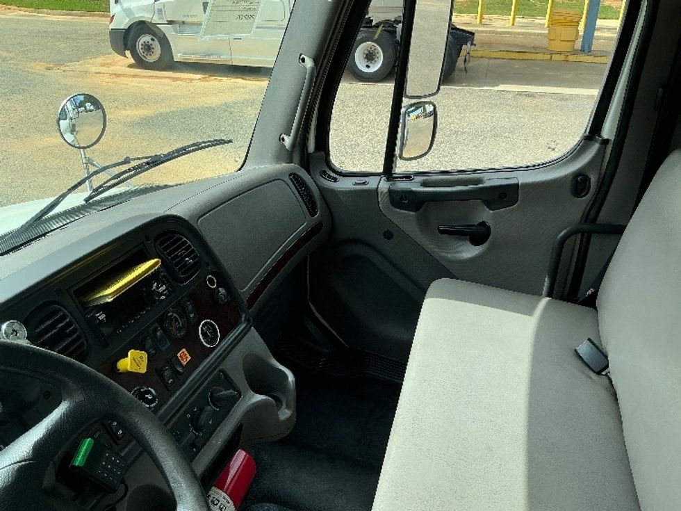 Medium Duty Box Truck-Light and Medium Duty Trucks-Freightliner-2019-M2-Prince George-VA-220,732\n\t\tmiles-$ 46,500 - Image 19