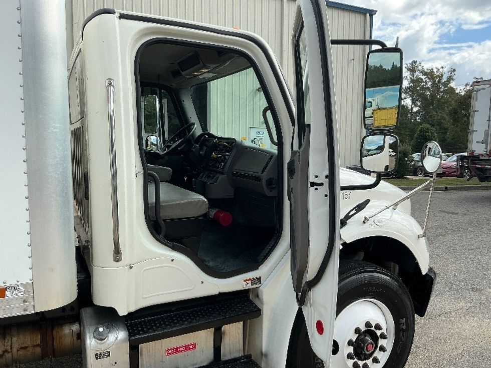 Medium Duty Box Truck-Light and Medium Duty Trucks-Freightliner-2019-M2-Prince George-VA-220,732\n\t\tmiles-$ 46,500 - Image 20