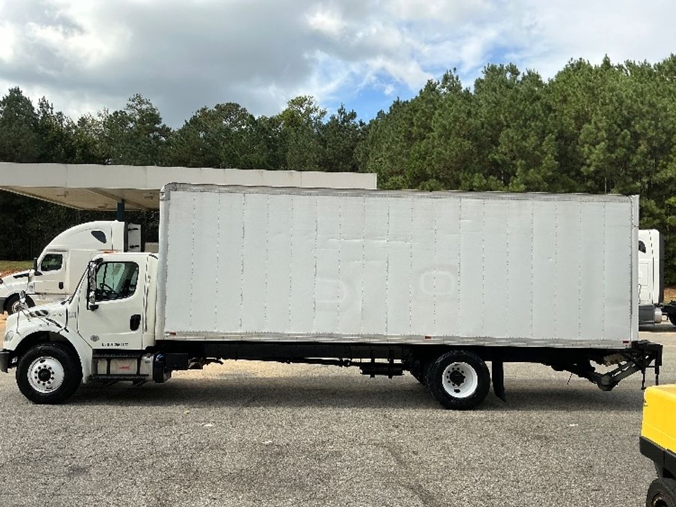 Medium Duty Box Truck-Light and Medium Duty Trucks-Freightliner-2019-M2-Prince George-VA-220,732\n\t\tmiles-$ 46,500 - Image 4