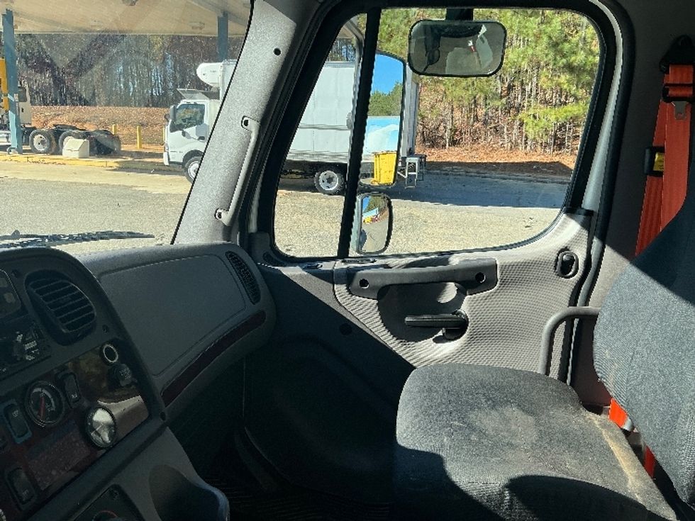 Medium Duty Box Truck-Light and Medium Duty Trucks-Freightliner-2019-M2-Prince George-VA-245,925\n\t\tmiles-$ 27,000 - Image 18