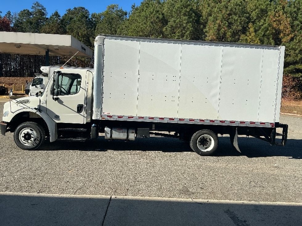 Medium Duty Box Truck-Light and Medium Duty Trucks-Freightliner-2019-M2-Prince George-VA-245,925\n\t\tmiles-$ 27,000 - Image 4