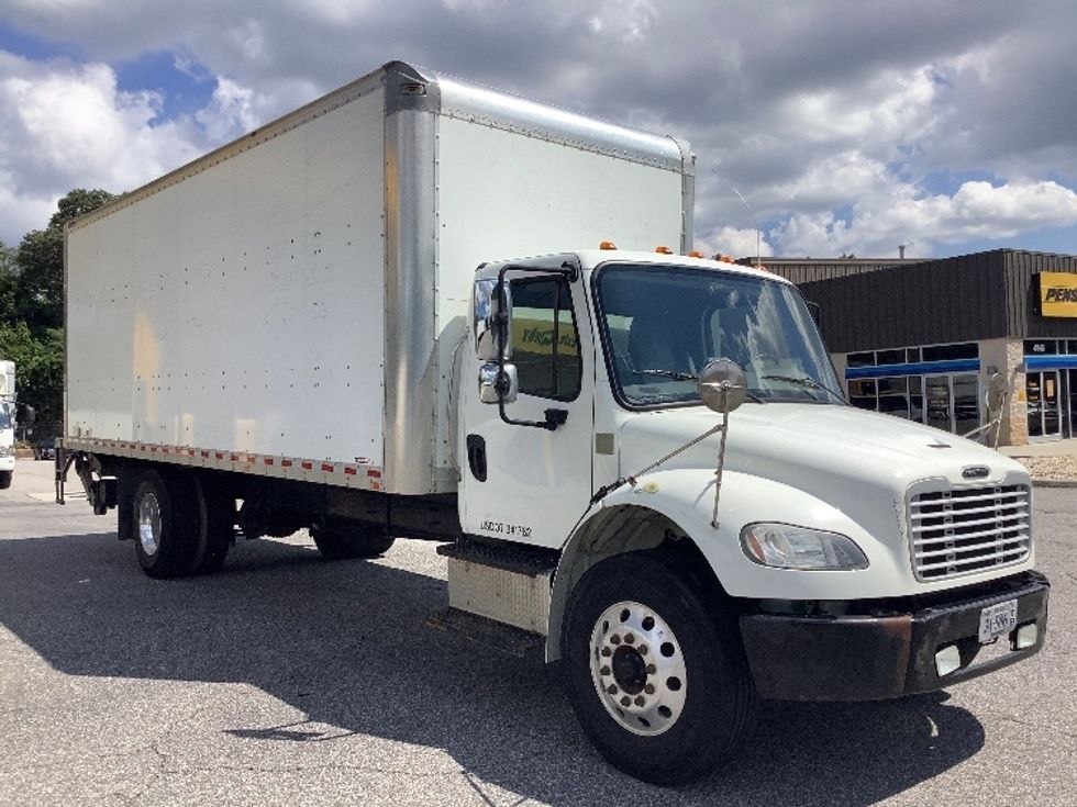 Medium Duty Box Truck-Light and Medium Duty Trucks-Freightliner-2019-M2-Prince George-VA-284,446\n\t\tmiles-$ 38,500 - Image 1