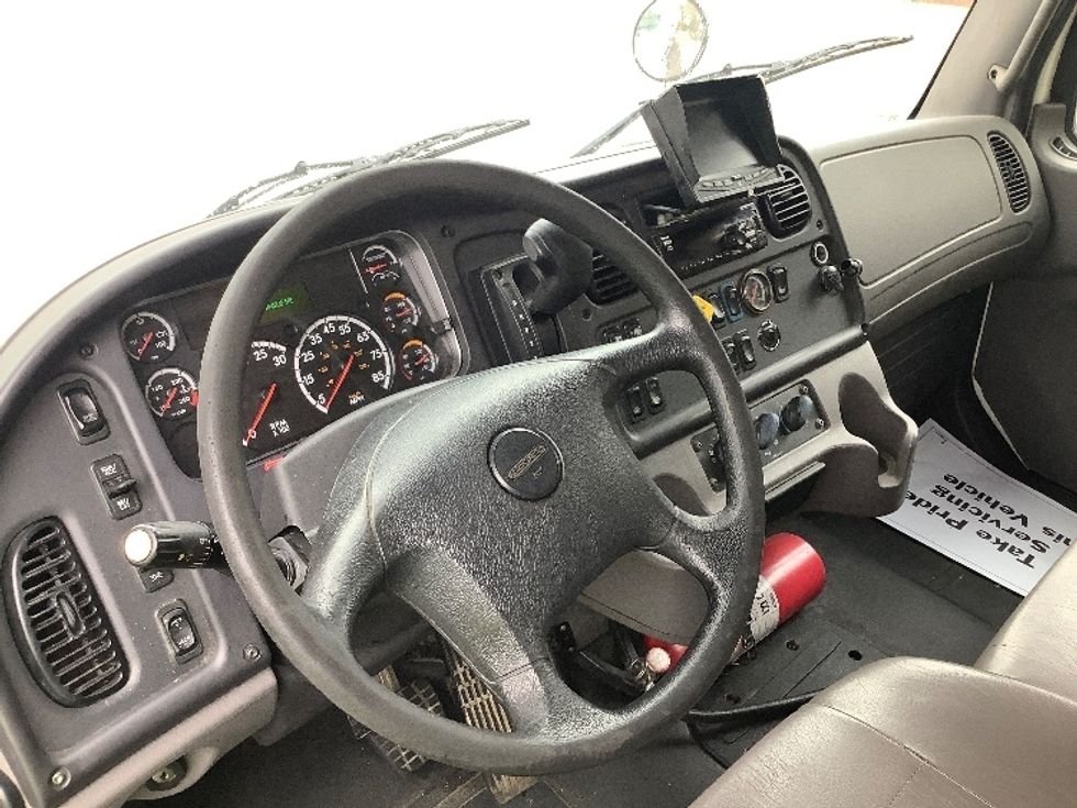 Medium Duty Box Truck-Light and Medium Duty Trucks-Freightliner-2019-M2-Prince George-VA-284,446\n\t\tmiles-$ 38,500 - Image 16