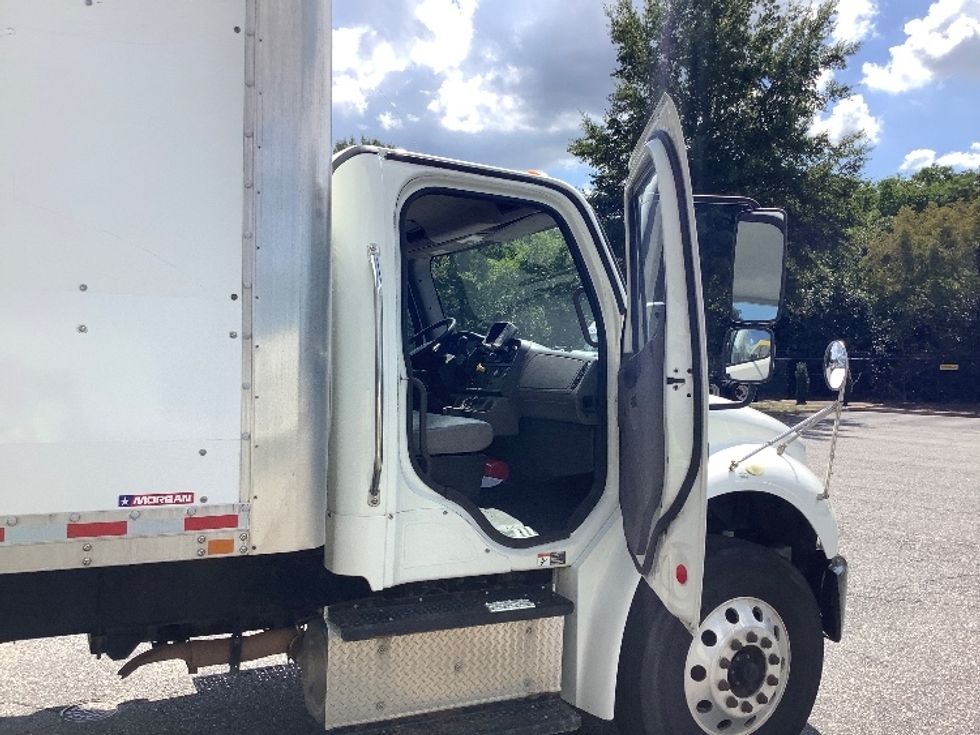 Medium Duty Box Truck-Light and Medium Duty Trucks-Freightliner-2019-M2-Prince George-VA-284,446\n\t\tmiles-$ 38,500 - Image 19