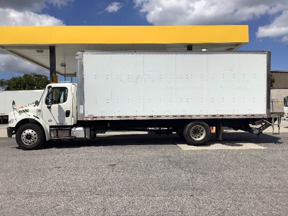 Medium Duty Box Truck-Light and Medium Duty Trucks-Freightliner-2019-M2-Prince George-VA-284,446\n\t\tmiles-$ 38,500 - Image 4