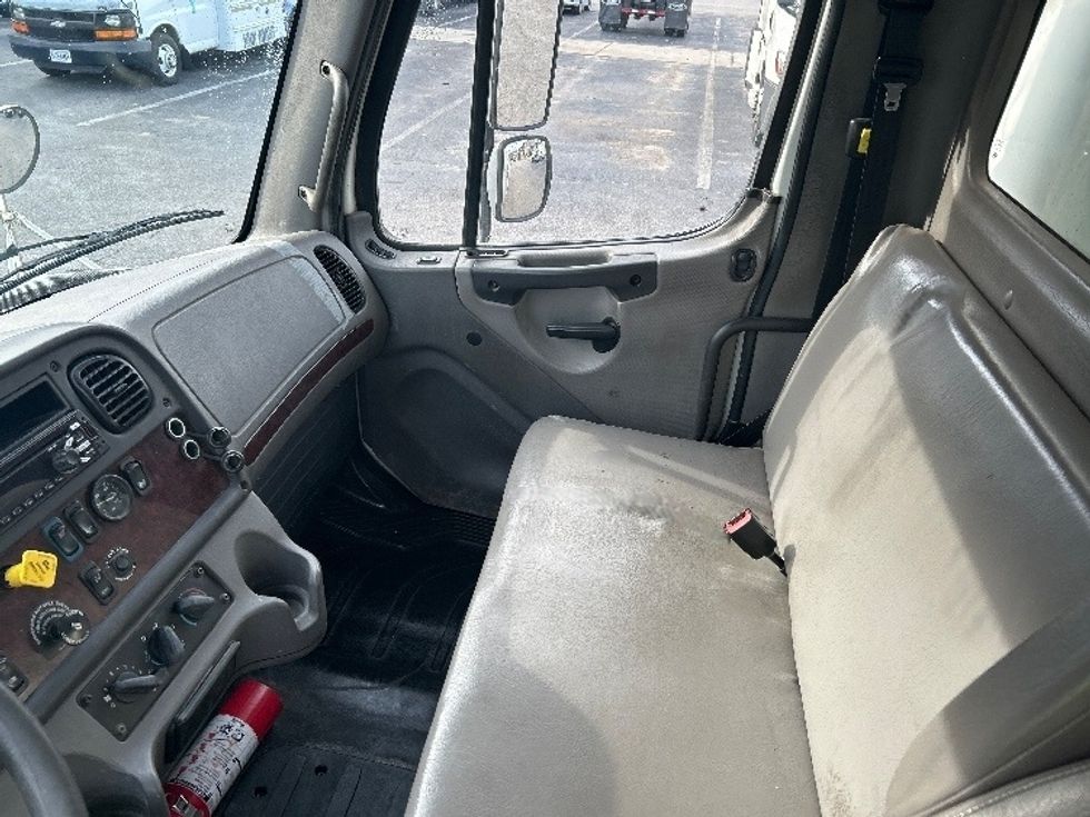 Medium Duty Box Truck-Light and Medium Duty Trucks-Freightliner-2019-M2-Prince George-VA-292,075\n\t\tmiles-$ 35,250 - Image 19