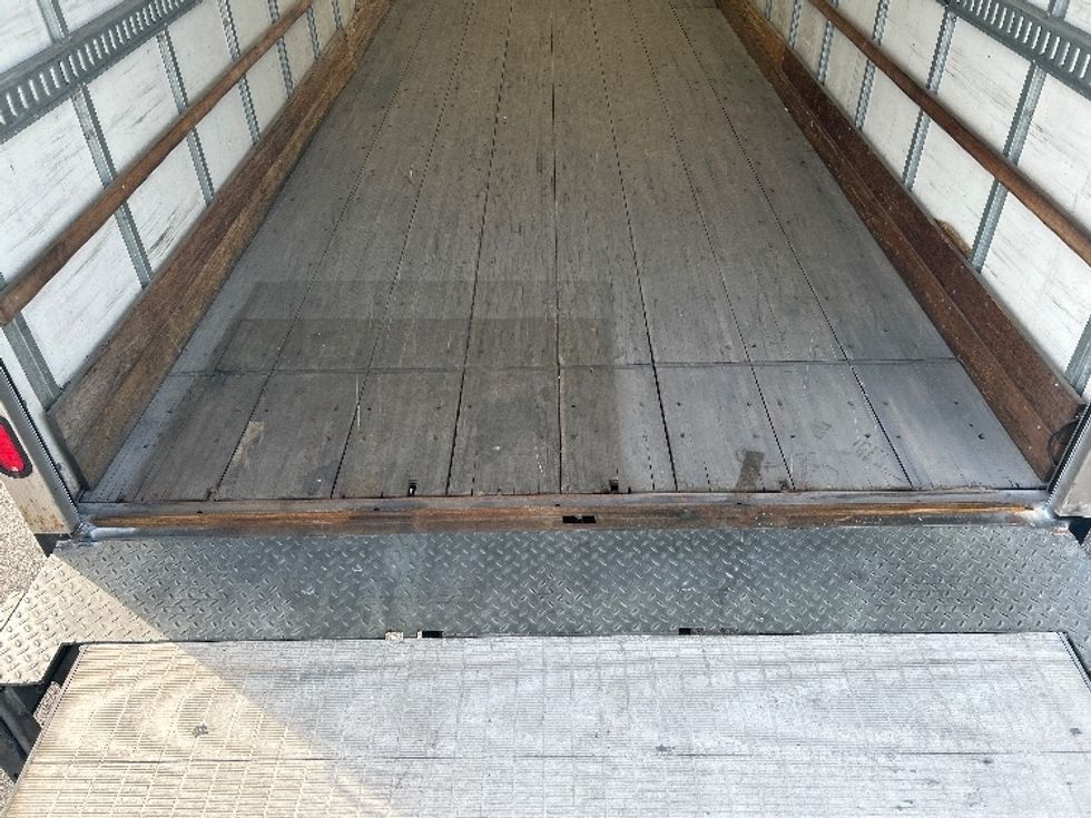 Medium Duty Box Truck-Light and Medium Duty Trucks-Freightliner-2019-M2-Prince George-VA-322,694\n\t\tmiles-$ 29,250 - Image 10