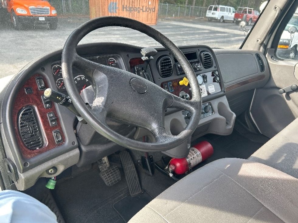Medium Duty Box Truck-Light and Medium Duty Trucks-Freightliner-2019-M2-Prince George-VA-322,694\n\t\tmiles-$ 29,250 - Image 17