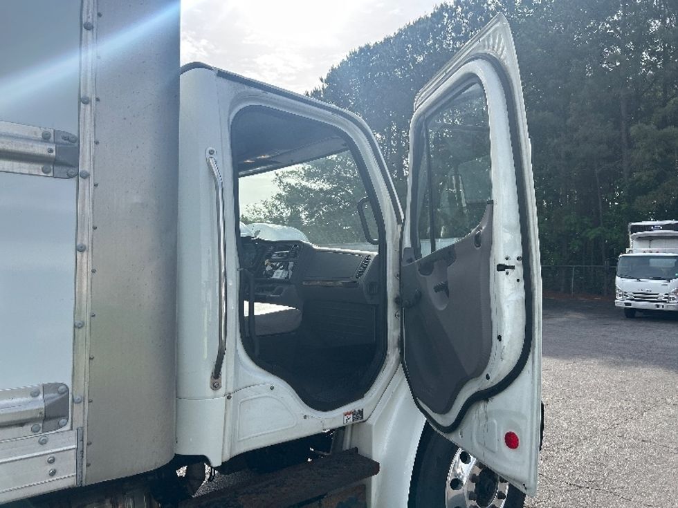 Medium Duty Box Truck-Light and Medium Duty Trucks-Freightliner-2019-M2-Prince George-VA-322,694\n\t\tmiles-$ 29,250 - Image 20