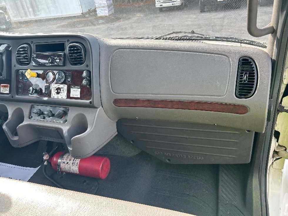 Medium Duty Box Truck-Light and Medium Duty Trucks-Freightliner-2019-M2-Prince George-VA-322,694\n\t\tmiles-$ 29,250 - Image 21