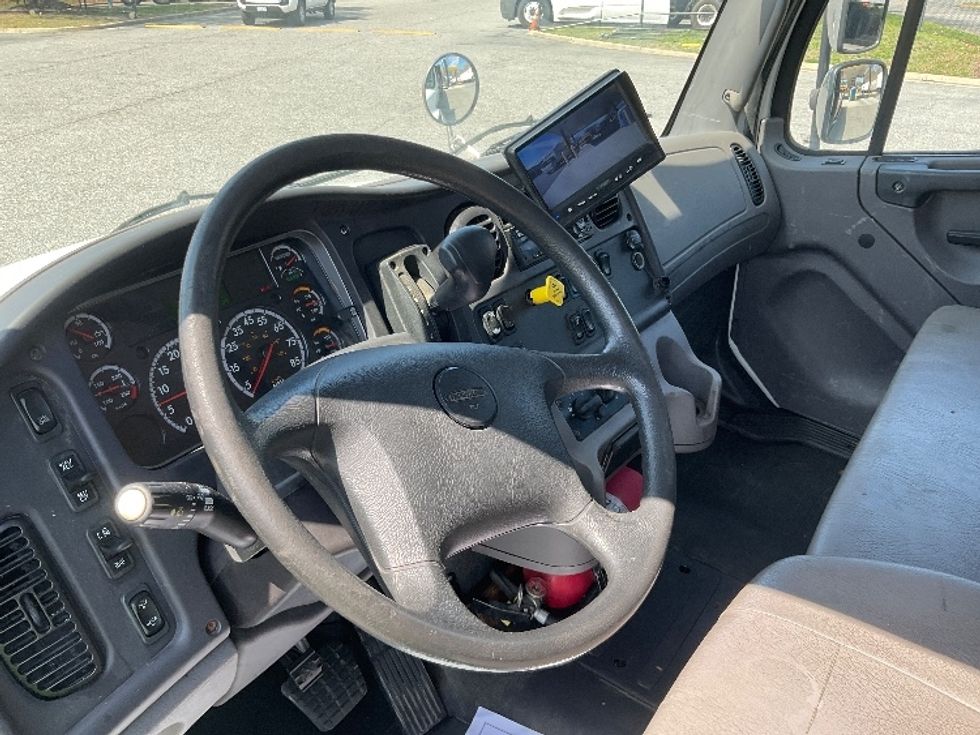 Medium Duty Box Truck-Light and Medium Duty Trucks-Freightliner-2019-M2-Prince George-VA-79,658\n\t\tmiles-$ 63,500 - Image 18
