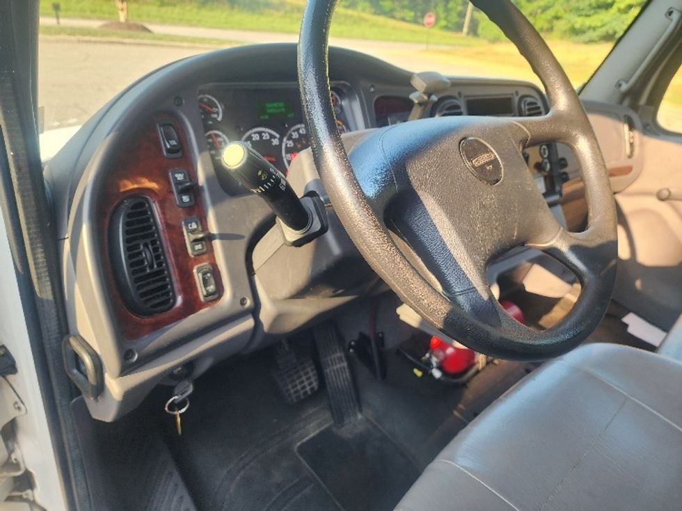 Medium Duty Box Truck-Light and Medium Duty Trucks-Freightliner-2019-M2-Prince George-VA-84,503\n\t\tmiles-$ 66,250 - Image 17