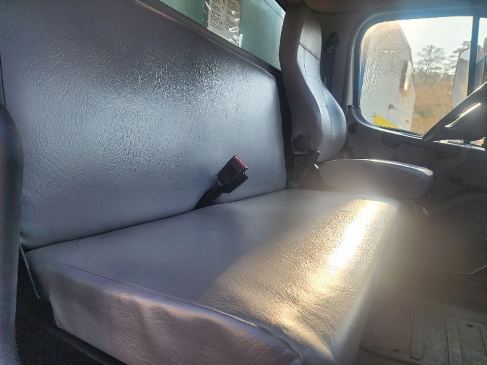 Medium Duty Box Truck-Light and Medium Duty Trucks-Freightliner-2019-M2-Prince George-VA-84,503\n\t\tmiles-$ 66,250 - Image 22