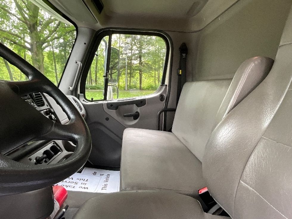 Medium Duty Box Truck-Light and Medium Duty Trucks-Freightliner-2019-M2-Reading-PA-130,515\n\t\tmiles-$ 53,250 - Image 19