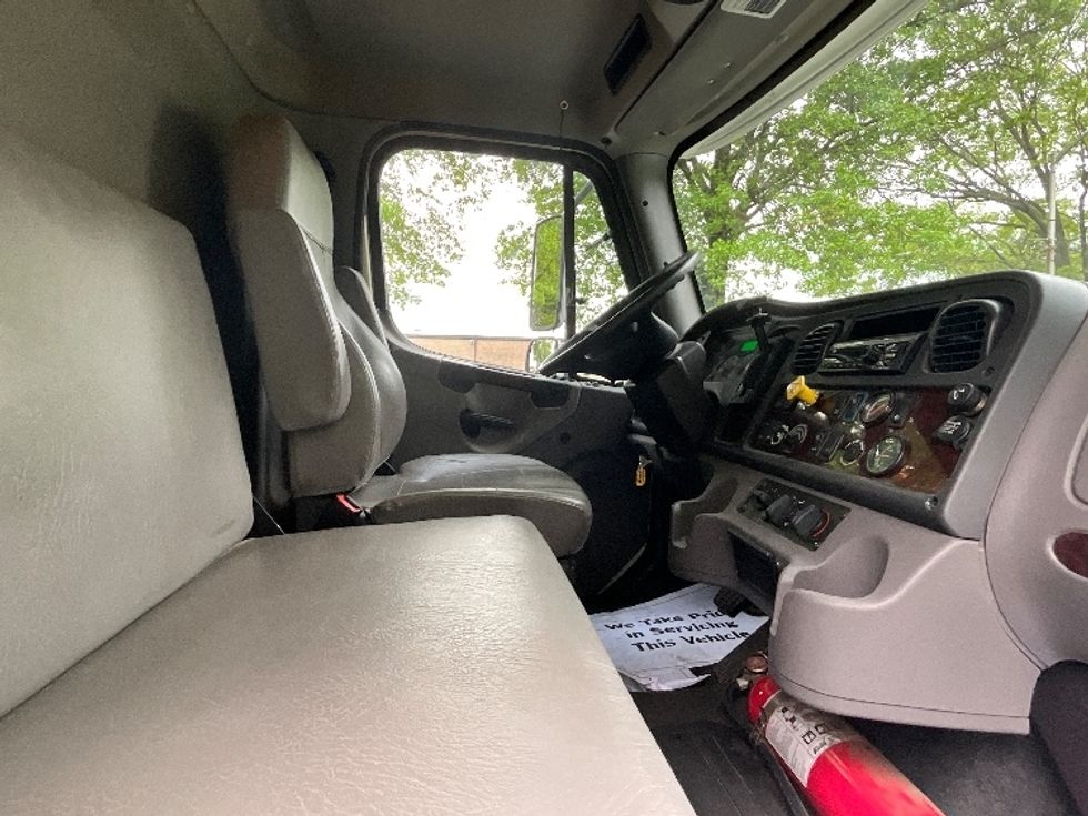 Medium Duty Box Truck-Light and Medium Duty Trucks-Freightliner-2019-M2-Reading-PA-130,515\n\t\tmiles-$ 53,250 - Image 22