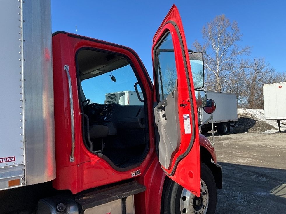 Medium Duty Box Truck-Light and Medium Duty Trucks-Freightliner-2019-M2-Reading-PA-145,000\n\t\tmiles-$ 48,250 - Image 19