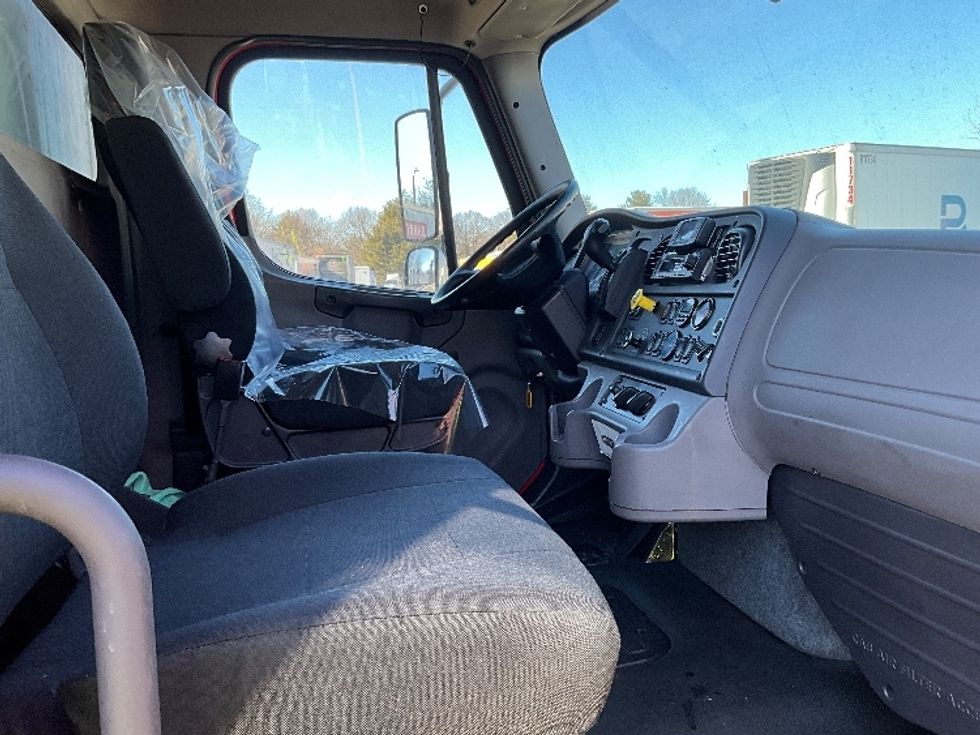 Medium Duty Box Truck-Light and Medium Duty Trucks-Freightliner-2019-M2-Reading-PA-145,000\n\t\tmiles-$ 48,250 - Image 21