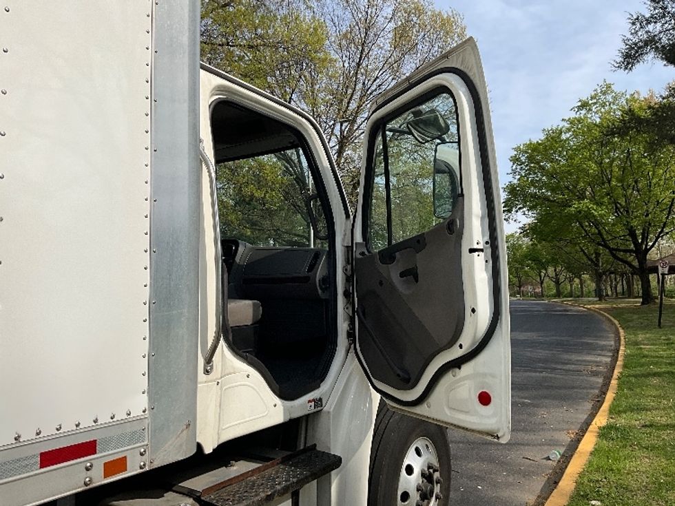 Medium Duty Box Truck-Light and Medium Duty Trucks-Freightliner-2019-M2-Reading-PA-254,776\n\t\tmiles-$ 50,000 - Image 20