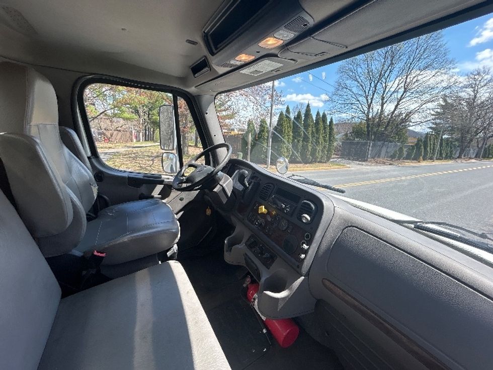 Medium Duty Box Truck-Light and Medium Duty Trucks-Freightliner-2019-M2-Reading-PA-320,572\n\t\tmiles-$ 22,000 - Image 22
