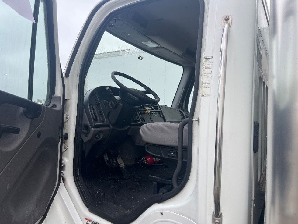 Medium Duty Box Truck-Light and Medium Duty Trucks-Freightliner-2019-M2-Rochester-NY-113,405\n\t\tmiles-$ 41,250 - Image 16