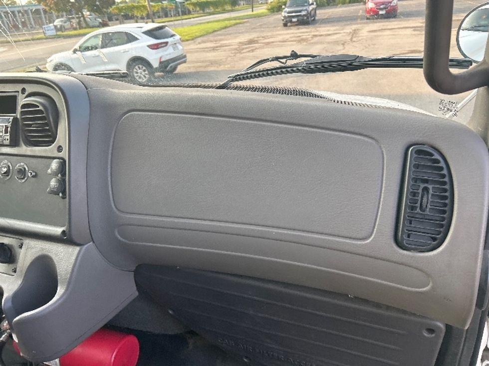 Medium Duty Box Truck-Light and Medium Duty Trucks-Freightliner-2019-M2-Rochester-NY-113,405\n\t\tmiles-$ 41,250 - Image 21