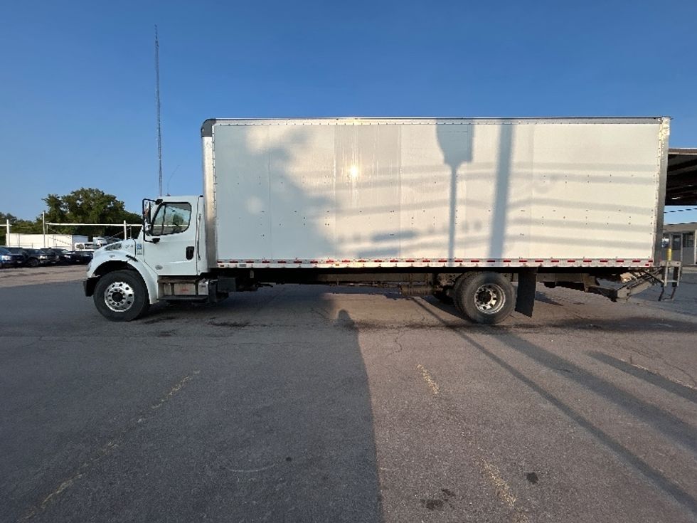 Medium Duty Box Truck-Light and Medium Duty Trucks-Freightliner-2019-M2-Rochester-NY-113,405\n\t\tmiles-$ 41,250 - Image 4