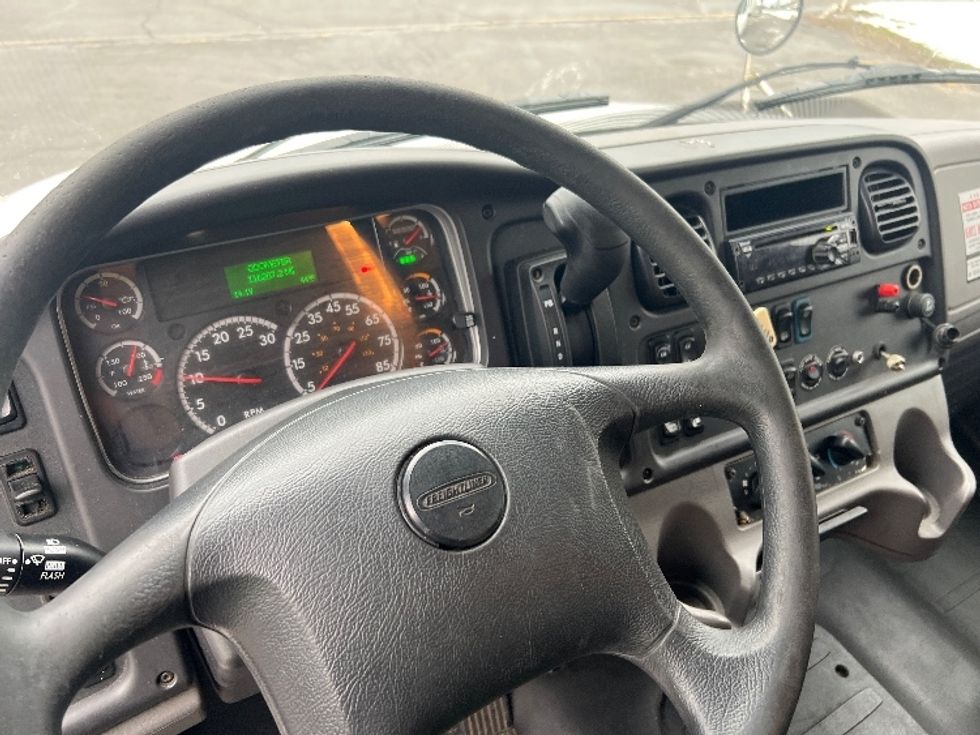Medium Duty Box Truck-Light and Medium Duty Trucks-Freightliner-2019-M2-Rochester-NY-116,207\n\t\tmiles-$ 45,000 - Image 18