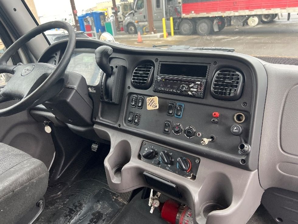 Medium Duty Box Truck-Light and Medium Duty Trucks-Freightliner-2019-M2-Rochester-NY-116,207\n\t\tmiles-$ 45,000 - Image 22