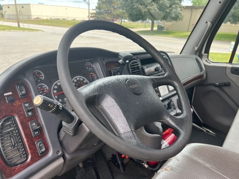 Medium Duty Box Truck-Light and Medium Duty Trucks-Freightliner-2019-M2-Rochester-NY-121,376\n\t\tmiles-$ 54,000 - Image 17