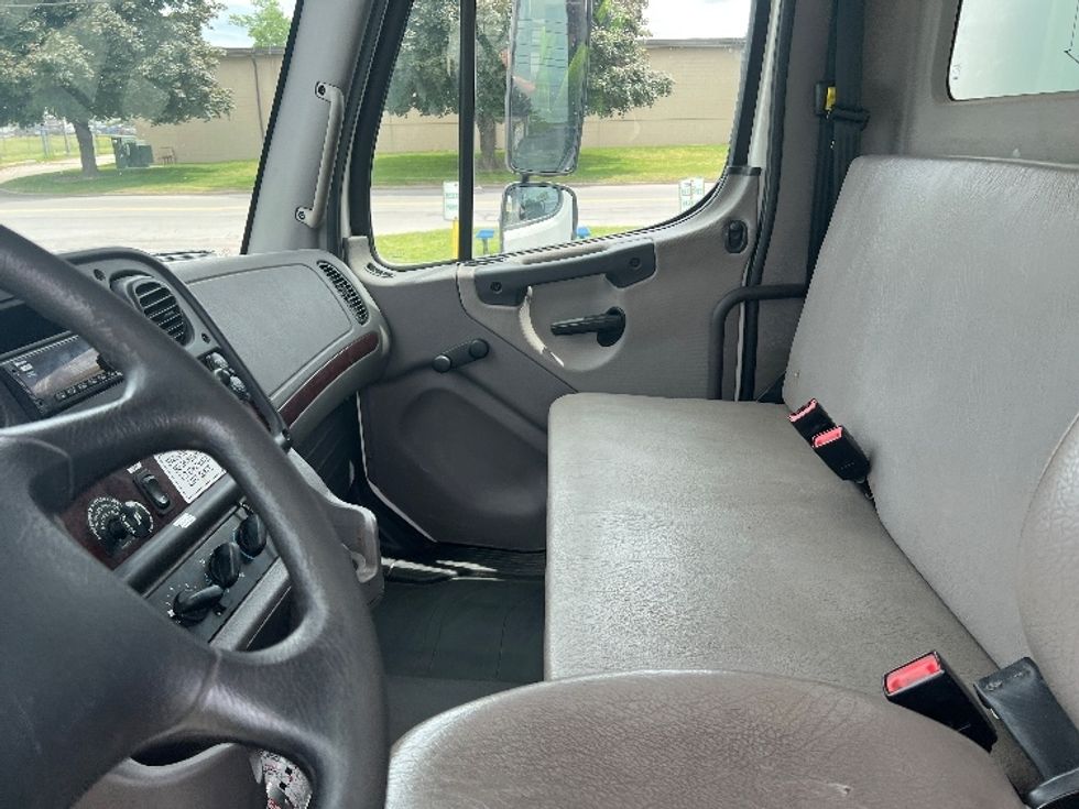 Medium Duty Box Truck-Light and Medium Duty Trucks-Freightliner-2019-M2-Rochester-NY-121,376\n\t\tmiles-$ 54,000 - Image 19