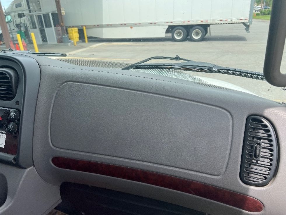 Medium Duty Box Truck-Light and Medium Duty Trucks-Freightliner-2019-M2-Rochester-NY-121,376\n\t\tmiles-$ 54,000 - Image 21