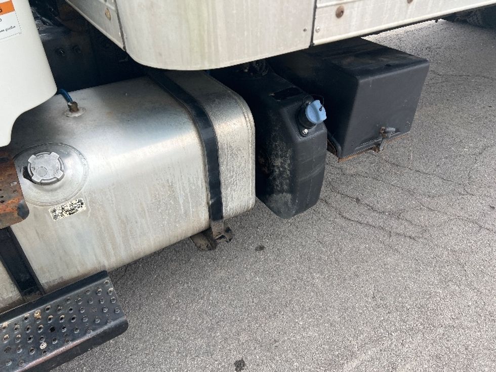 Medium Duty Box Truck-Light and Medium Duty Trucks-Freightliner-2019-M2-Rochester-NY-121,376\n\t\tmiles-$ 54,000 - Image 28