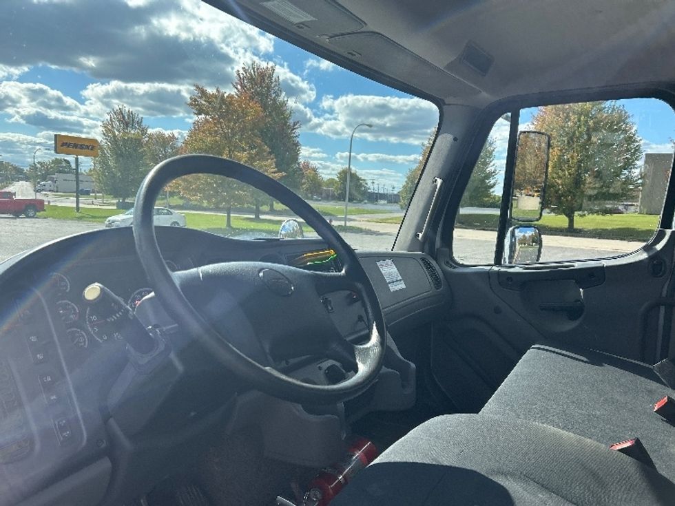 Medium Duty Box Truck-Light and Medium Duty Trucks-Freightliner-2019-M2-Rochester-NY-151,404\n\t\tmiles-$ 47,750 - Image 17
