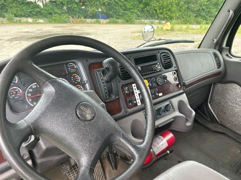 Medium Duty Box Truck-Light and Medium Duty Trucks-Freightliner-2019-M2-Rochester-NY-151,846\n\t\tmiles-$ 37,500 - Image 18