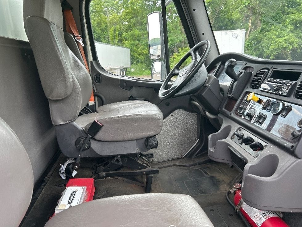 Medium Duty Box Truck-Light and Medium Duty Trucks-Freightliner-2019-M2-Rochester-NY-151,846\n\t\tmiles-$ 37,500 - Image 22