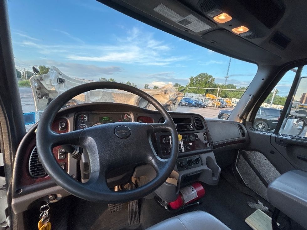 Medium Duty Box Truck-Light and Medium Duty Trucks-Freightliner-2019-M2-Rochester-NY-164,507\n\t\tmiles-$ 57,500 - Image 18