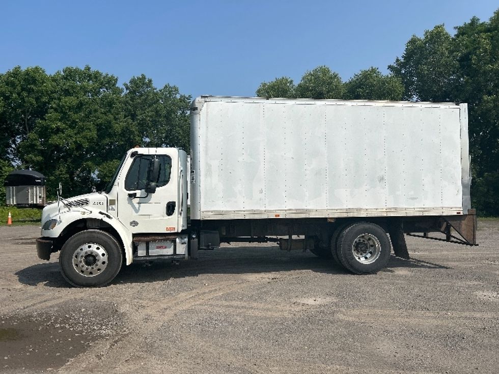 Medium Duty Box Truck-Light and Medium Duty Trucks-Freightliner-2019-M2-Rochester-NY-174,643\n\t\tmiles-$ 34,500 - Image 4